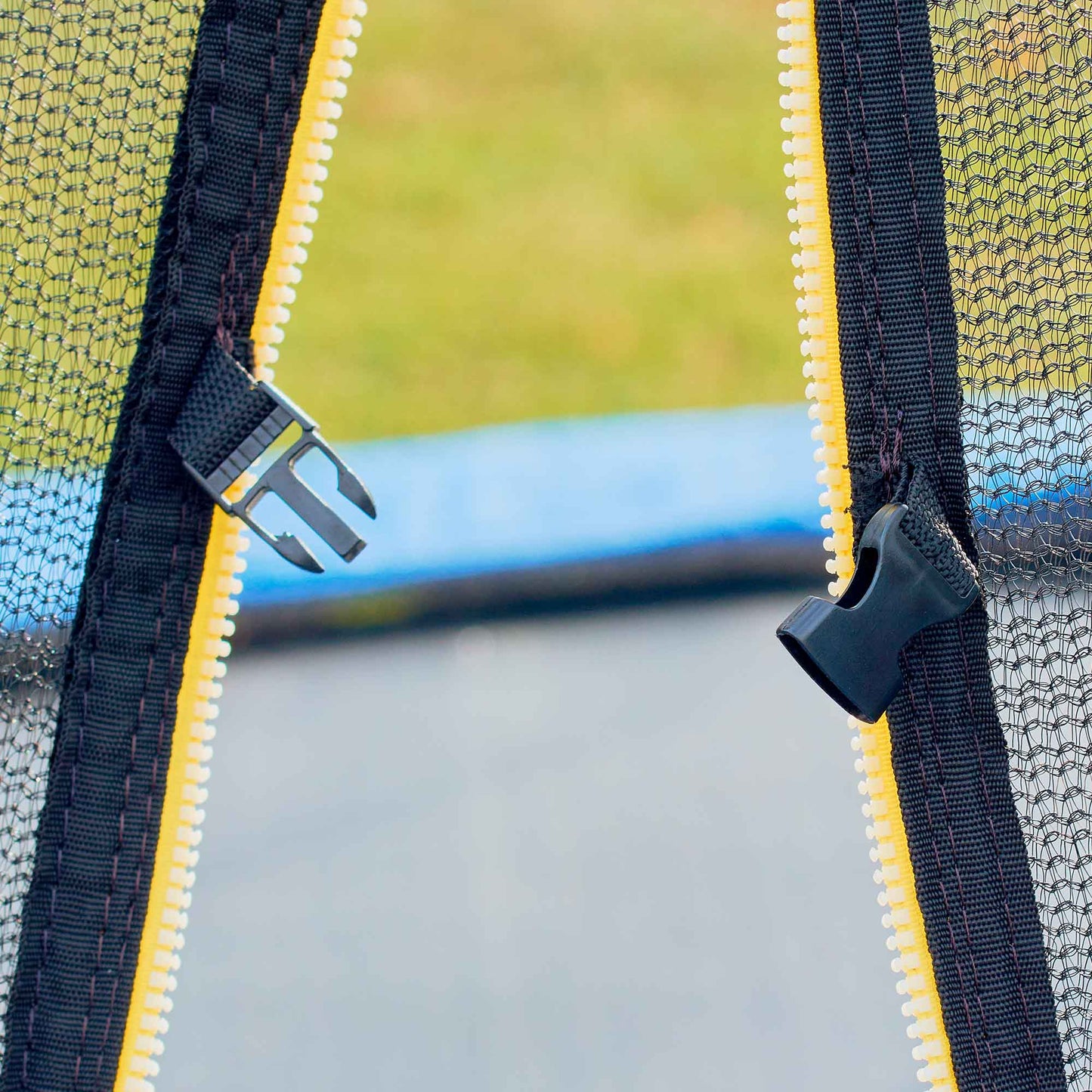 Dellonda 8ft Round Outdoor Trampoline With Safety Net - Hot Tub Shop