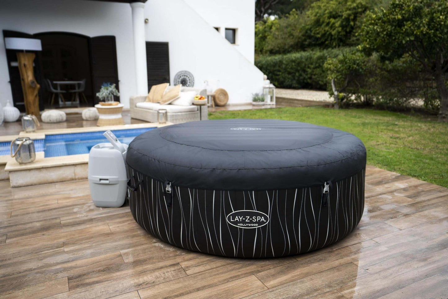 Lay-Z-Spa Hollywood AirJet 4-6 Person Inflatable Hot Tub
