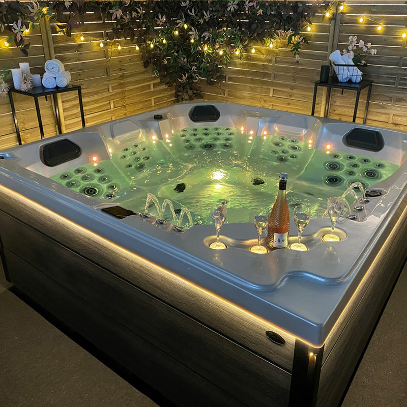 Hard Shell Hot Tubs