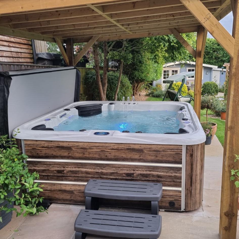 Solstice Leisure Hot Tubs