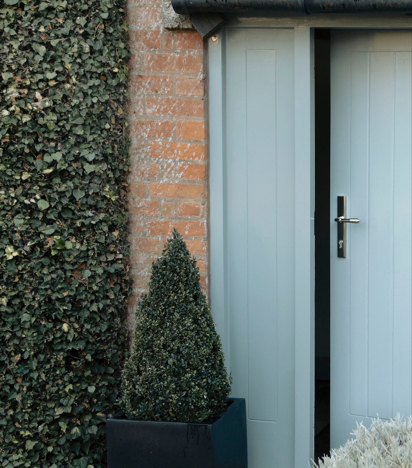 From The Anvil Reeded Slimline Lever Espag. Lock Set