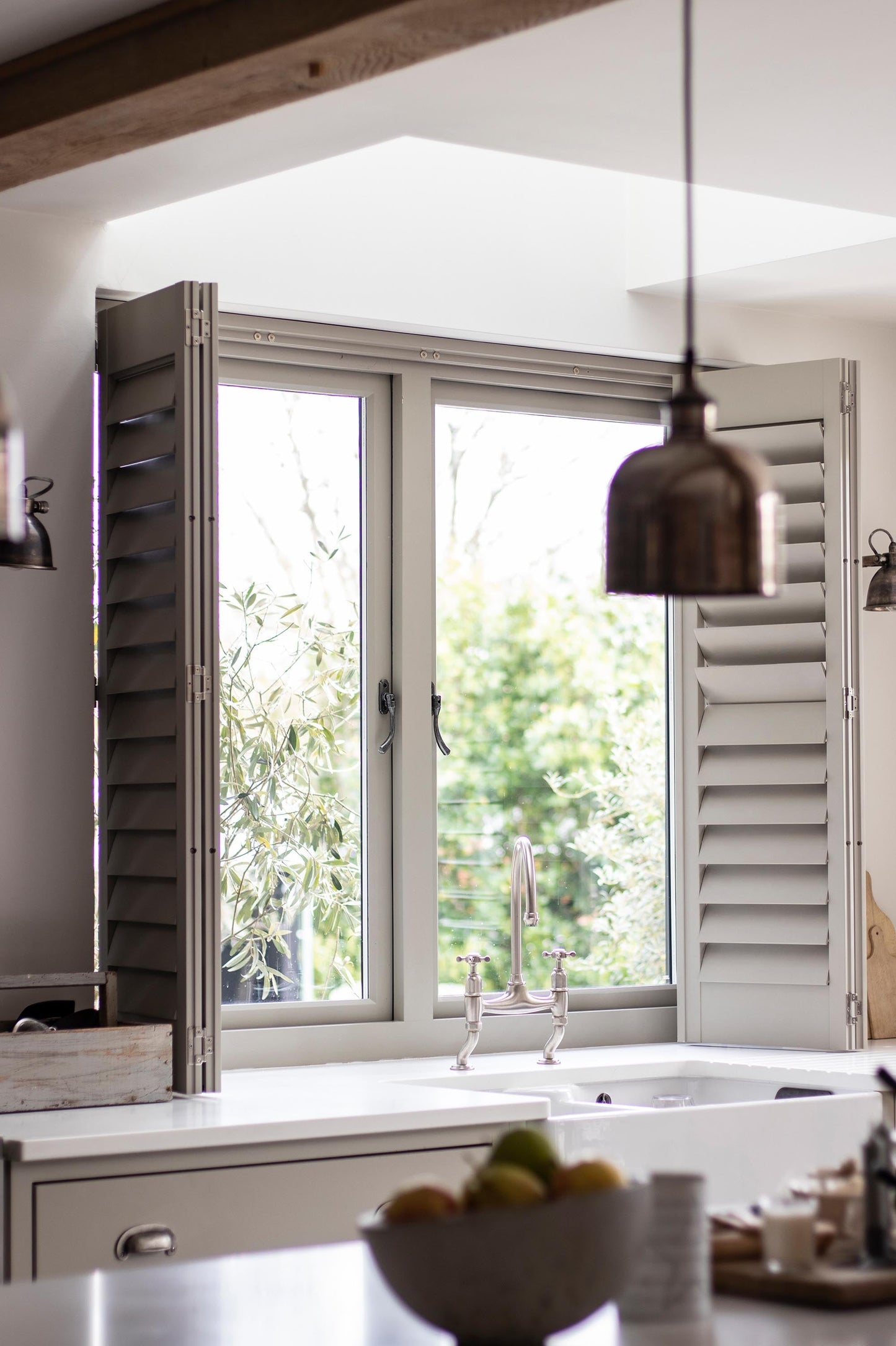 From The Anvil Locking Peardrop Espag