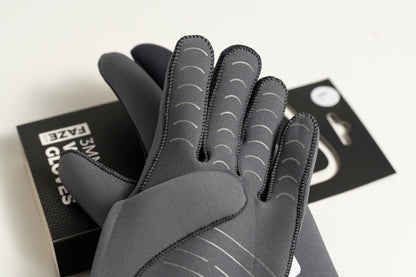 3mm Adult FAZE Wetsuit Glove with Gripflex - Hot Tub Shop