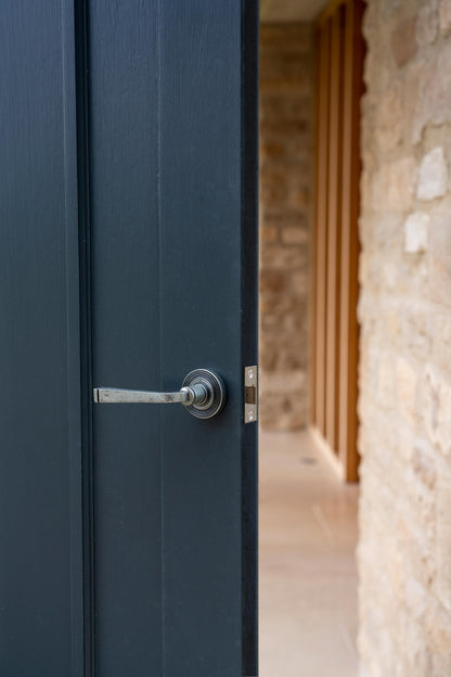 From The Anvil Avon Round Lever On Rose Set (Sprung) - Hot Tub Shop