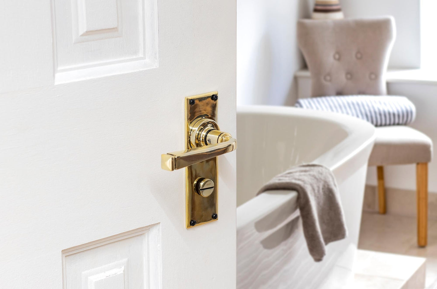 From The Anvil Avon Lever Bathroom Set