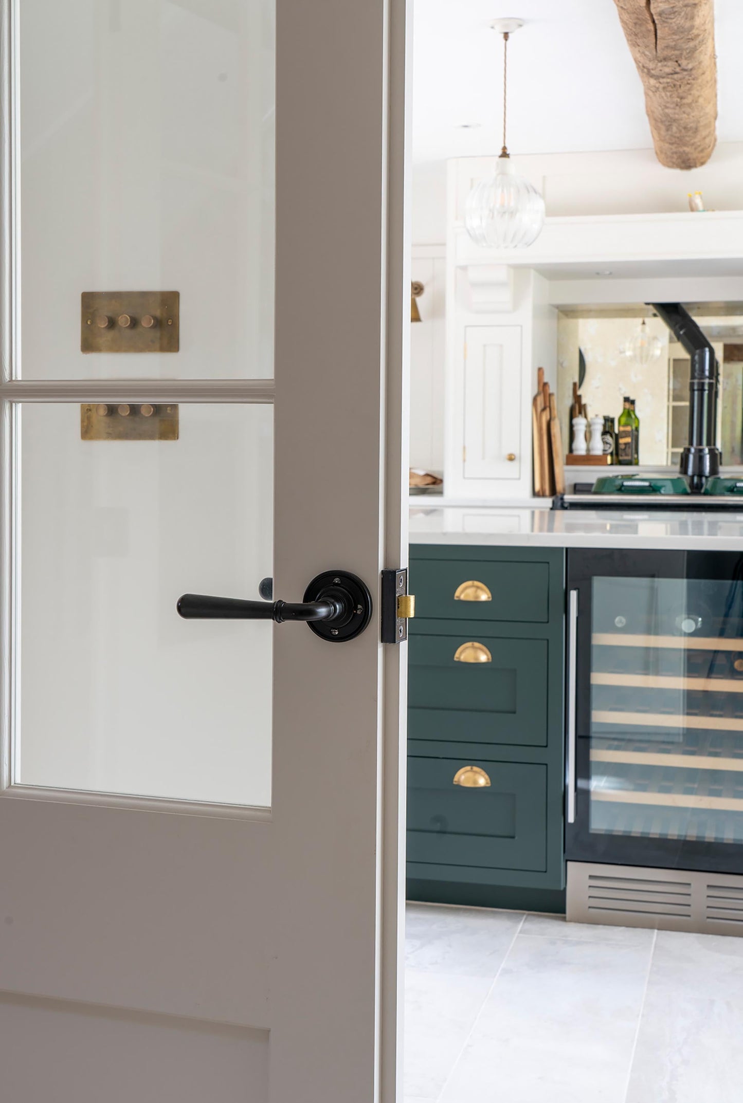 From The Anvil Newbury Lever On Rose Set