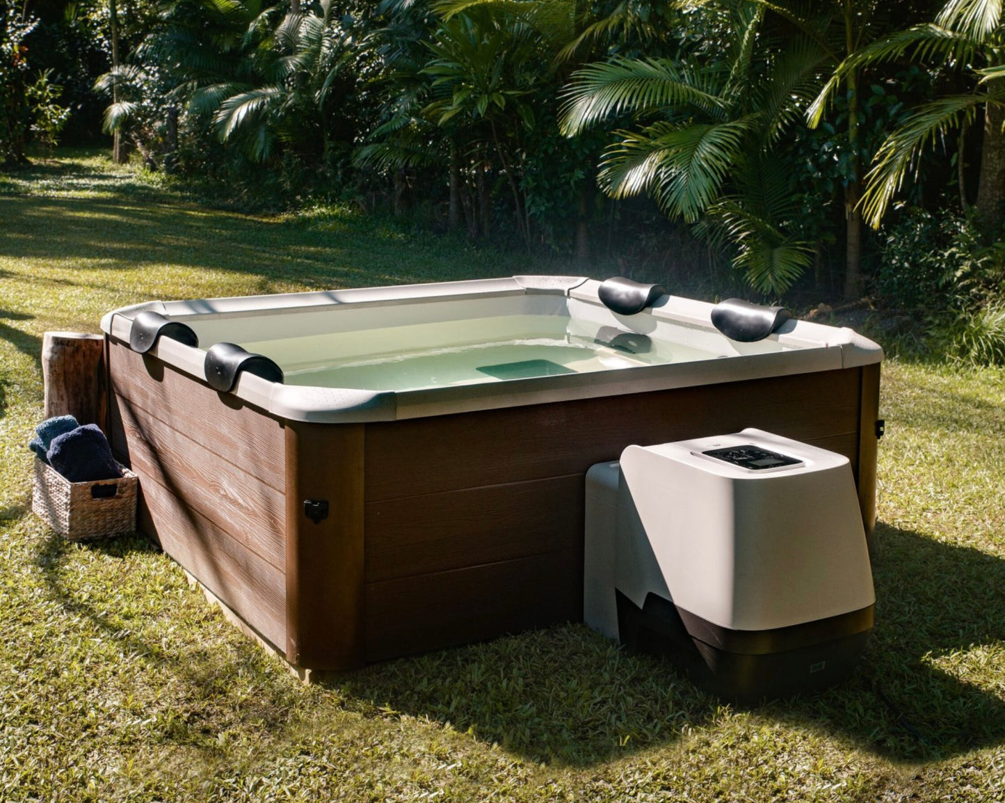 MSpa Oslo Aero Plus XL Portable Hard Frame Hot Tub - Amber - Hot Tub Shop