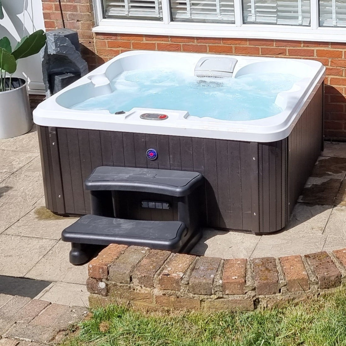 Canadian Spa Company Manitoba 4 Person Hot Tub Spa - Hot Tub Shop