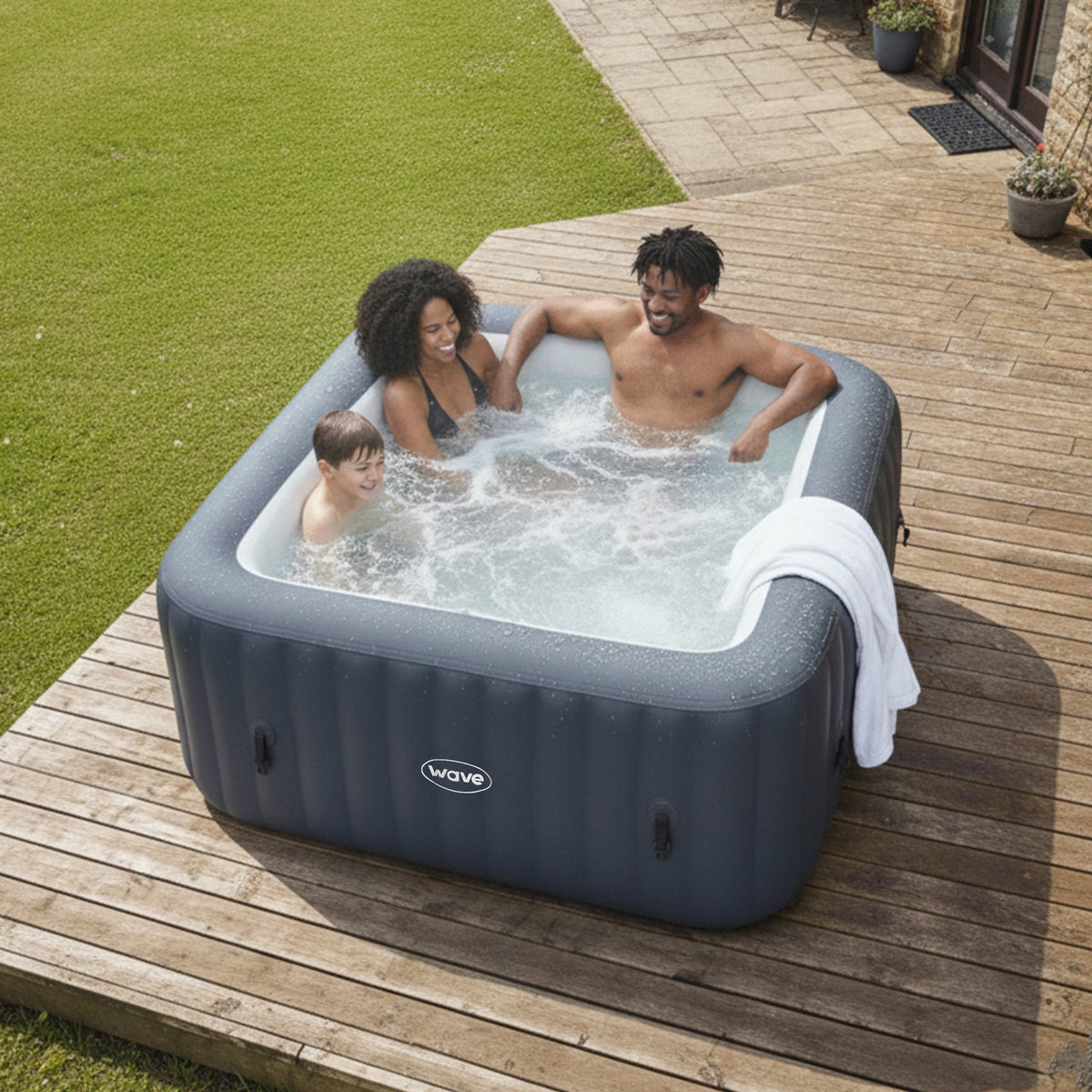 Pacific | 4/6-Person Inflatable Hot Tub | Integrated Heater | UKCA